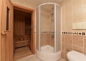 اطلالة بحر - دوبلكس اربع غرف وصالة - مفروشة - في منطقة كاستل / الانيا 