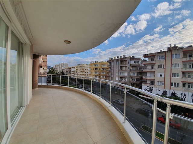 قريبة من البحر - شقة مفروشة - 2 غرفة وصالة - في مهموتلار / الانيا 