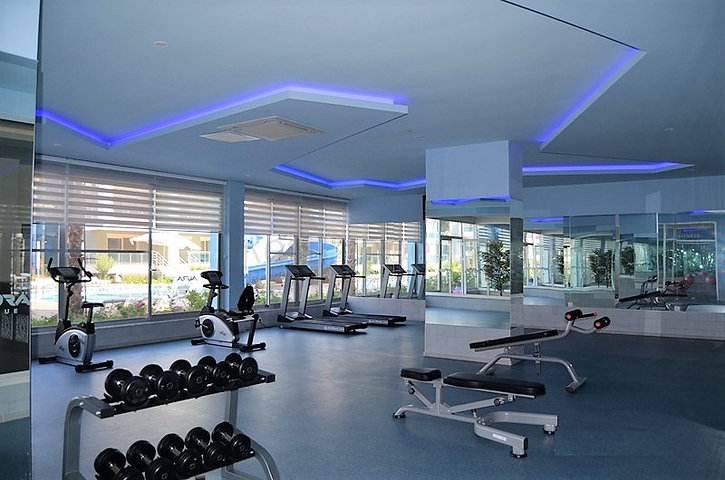 مجمع سكني فاخر - شقة غرفة وصالة - قريبة من البحر -كاستل / الانيا 