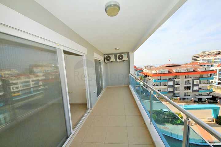 مجمع سكني فاخر - شقة غرفة وصالة - قريبة من البحر -كاستل / الانيا 