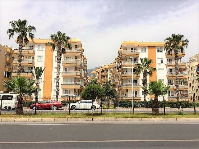 ضمن مجمع اول صف على البحر - بسعر مغر - شقة  3 غرف وصالة - مهموتلار / الانيا 