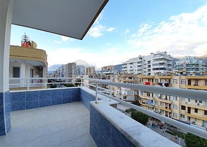 ضمن مجمع اول صف على البحر - بسعر مغر - شقة  3 غرف وصالة - مهموتلار / الانيا 