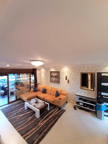 50 متر الى البحر - شقة غرفة وصالة واسعة - ضمن مجمع سكني في اوبا / الانيا 