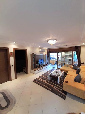 50 متر الى البحر - شقة غرفة وصالة واسعة - ضمن مجمع سكني في اوبا / الانيا 