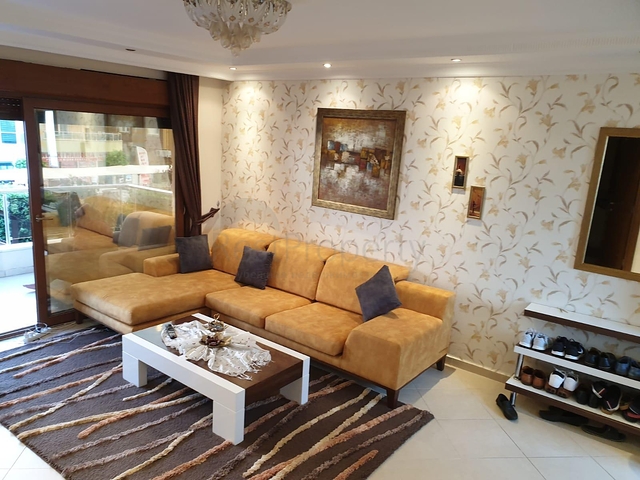 50 متر الى البحر - شقة غرفة وصالة واسعة - ضمن مجمع سكني في اوبا / الانيا 