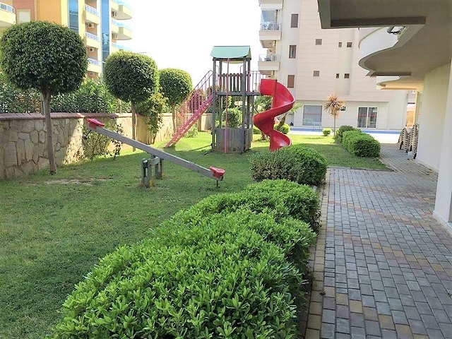 50 متر الى البحر - شقة غرفة وصالة واسعة - ضمن مجمع سكني في اوبا / الانيا 