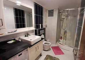 50 متر الى البحر - شقة غرفة وصالة واسعة - ضمن مجمع سكني في اوبا / الانيا 