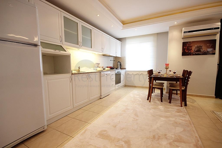 اطلالة بحر - شقة طابق مرتفع - غرفتين وصالة - الانيا 