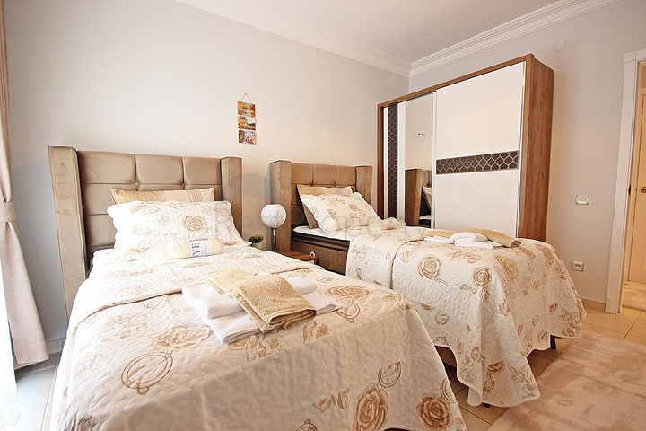 اطلالة بحر - شقة طابق مرتفع - غرفتين وصالة - الانيا 