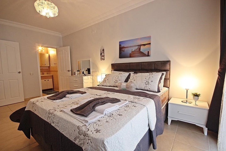 اطلالة بحر - شقة طابق مرتفع - غرفتين وصالة - الانيا 