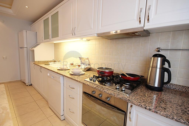 اطلالة بحر - شقة طابق مرتفع - غرفتين وصالة - الانيا 