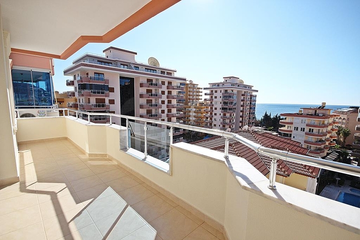 اطلالة بحر - شقة طابق مرتفع - غرفتين وصالة - الانيا 