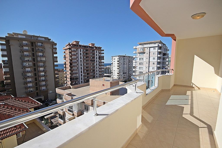 اطلالة بحر - شقة طابق مرتفع - غرفتين وصالة - الانيا 