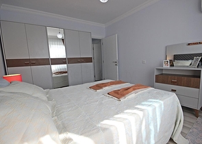 شقة غرفة وصالة مفروشة - ضمن مجمع سكني حديث - مهموتلار / الانيا 