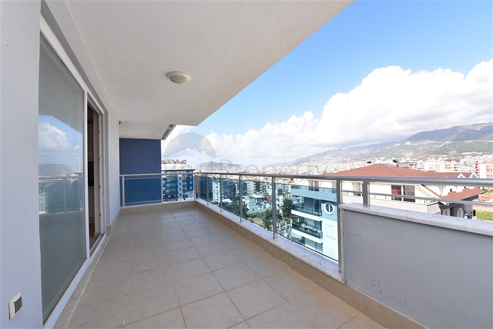 دوبلكس واسعة 250 متر - في منطقة توسمور / الانيا 