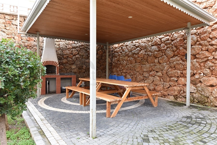 دوبلكس واسعة 250 متر - في منطقة توسمور / الانيا 