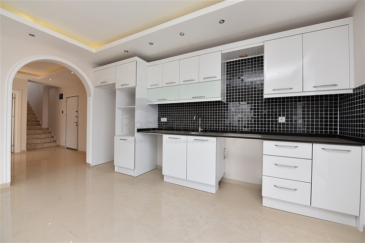 دوبلكس واسعة 250 متر - في منطقة توسمور / الانيا 