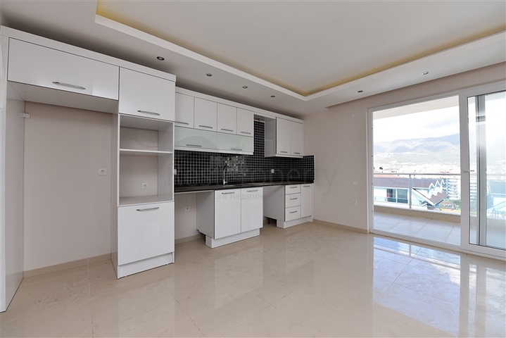 دوبلكس واسعة 250 متر - في منطقة توسمور / الانيا 