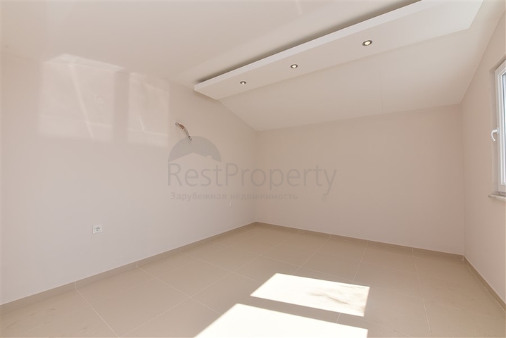 دوبلكس واسعة 250 متر - في منطقة توسمور / الانيا 