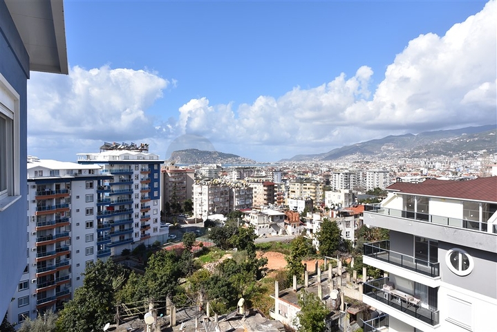 دوبلكس واسعة 250 متر - في منطقة توسمور / الانيا 