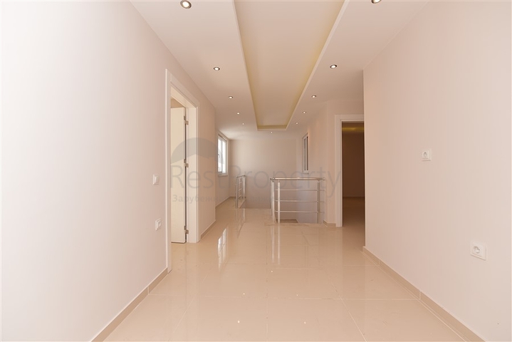 دوبلكس واسعة 250 متر - في منطقة توسمور / الانيا 