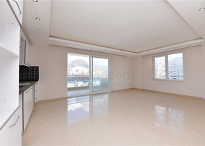 دوبلكس واسعة 250 متر - في منطقة توسمور / الانيا 