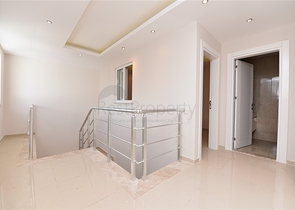 دوبلكس واسعة 250 متر - في منطقة توسمور / الانيا 