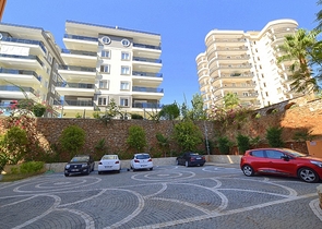 دوبلكس واسعة 250 متر - في منطقة توسمور / الانيا 