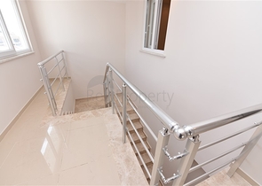 دوبلكس واسعة 250 متر - في منطقة توسمور / الانيا 