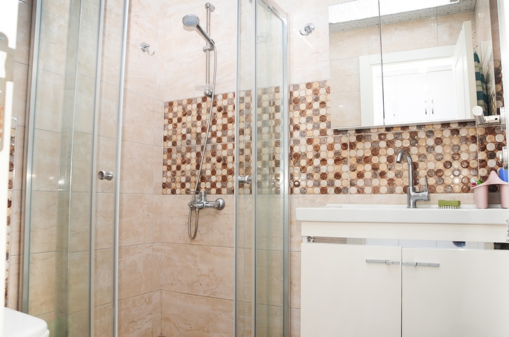 مساحة واسعة - غرفة وصالة مفروشة - مجمع 5 نجوم -في مهموتلار / الانيا 