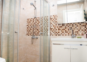 مساحة واسعة - غرفة وصالة مفروشة - مجمع 5 نجوم -في مهموتلار / الانيا 