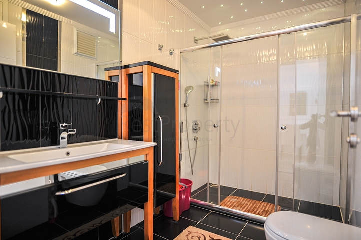 مجمع سكني فاخر - شقة 2 غرفة وصالة - في منطقة اوبا الراقية / الانيا 