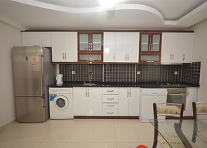 شقة مفروشة - تصميم غرفة وصالة - مجمع سكني قريب من البحر - مهموتلار / الانيا 