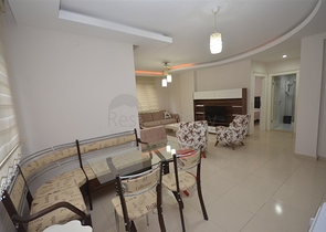 شقة مفروشة - تصميم غرفة وصالة - مجمع سكني قريب من البحر - مهموتلار / الانيا 