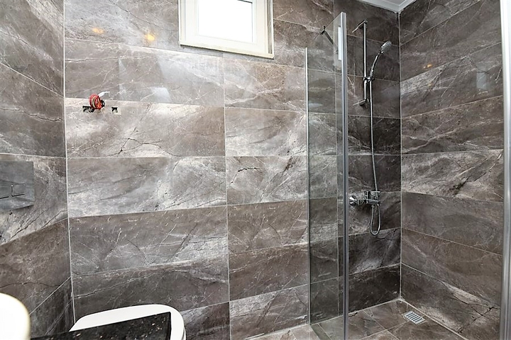 شقق مفروشة - بأسعار مناسبة - ضمن مجمع سكني قريب من البحر - مهموتلار / الانيا 