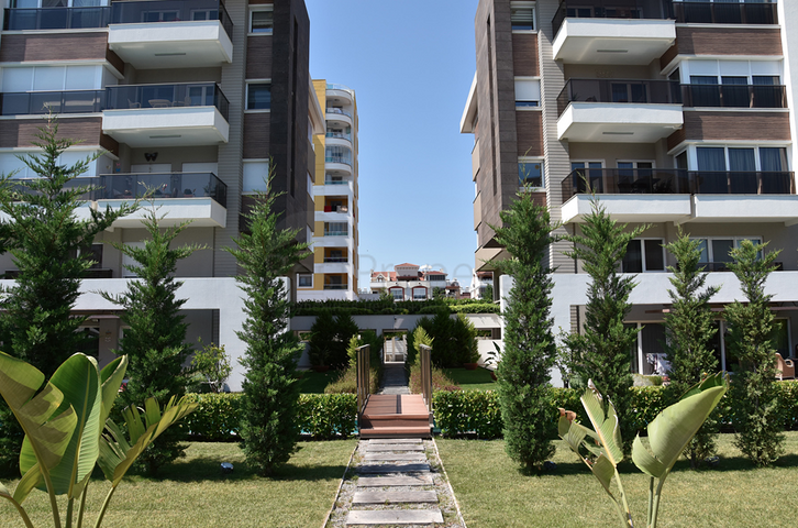 شقة 4 + 1 في مشروع فاخر في أونجالي كونيالتي