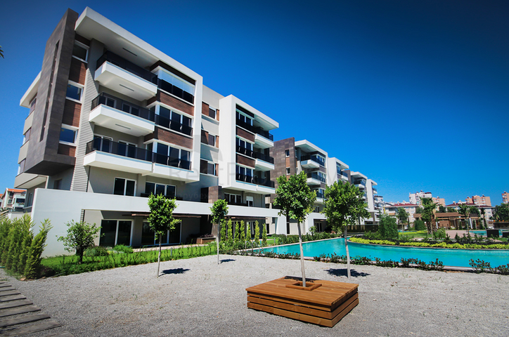 شقة 4 + 1 في مشروع فاخر في أونجالي كونيالتي