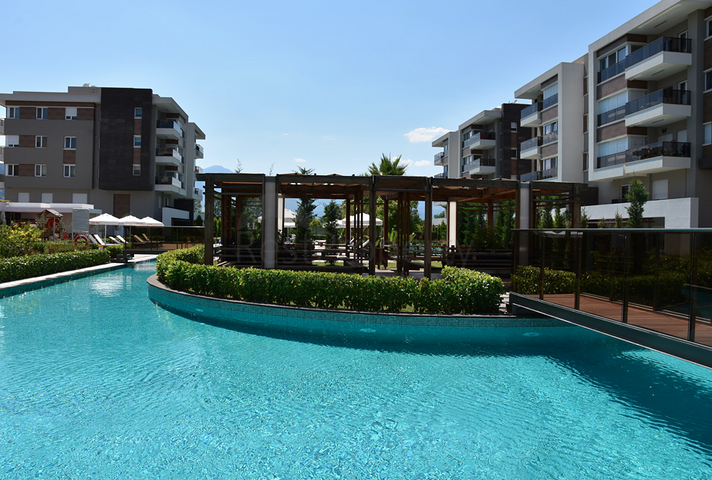 شقة 4 + 1 في مشروع فاخر في أونجالي كونيالتي