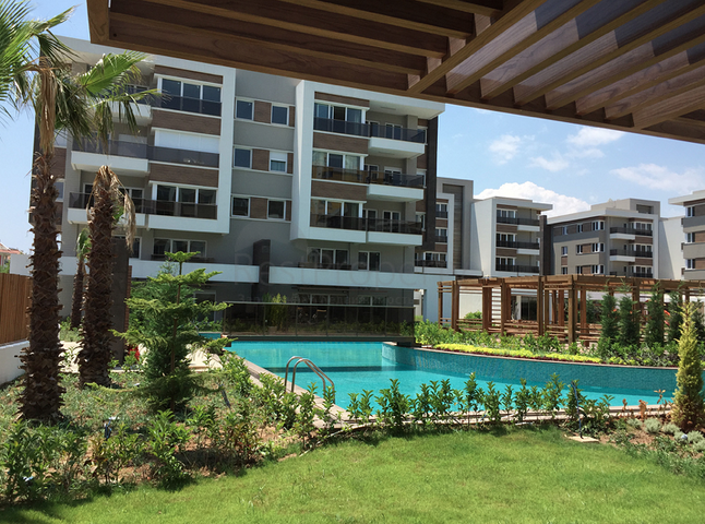 شقة 4 + 1 في مشروع فاخر في أونجالي كونيالتي