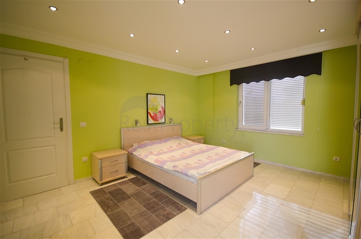 شقة عائلية واسعة - اربع غرف وصالة - في منطقة سكنية هادئة - جيكجلي / الانيا 