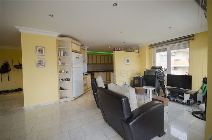 شقة عائلية واسعة - اربع غرف وصالة - في منطقة سكنية هادئة - جيكجلي / الانيا 