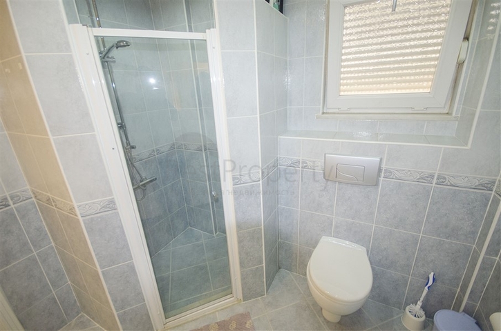 شقة عائلية واسعة - اربع غرف وصالة - في منطقة سكنية هادئة - جيكجلي / الانيا 