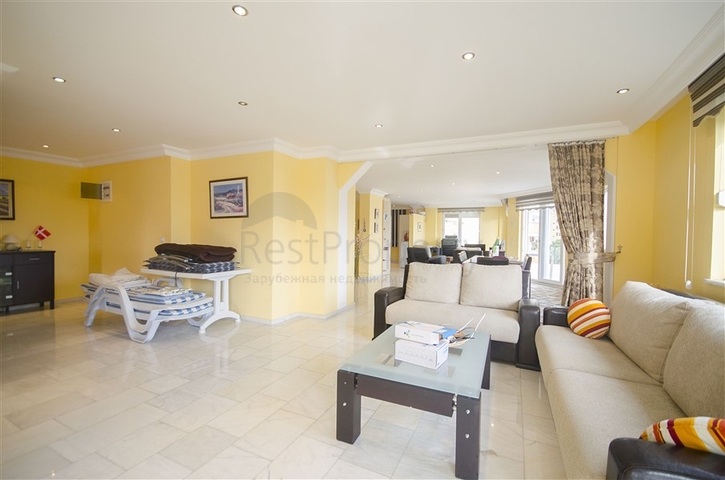 شقة عائلية واسعة - اربع غرف وصالة - في منطقة سكنية هادئة - جيكجلي / الانيا 