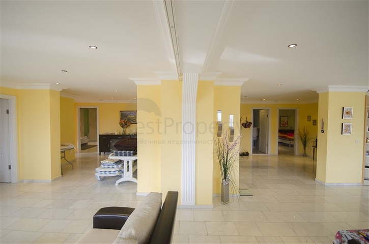 شقة عائلية واسعة - اربع غرف وصالة - في منطقة سكنية هادئة - جيكجلي / الانيا 