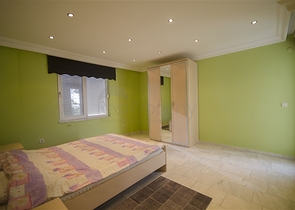 شقة عائلية واسعة - اربع غرف وصالة - في منطقة سكنية هادئة - جيكجلي / الانيا 