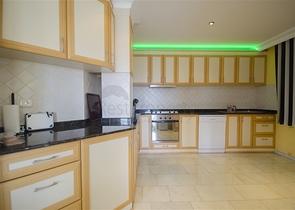 شقة عائلية واسعة - اربع غرف وصالة - في منطقة سكنية هادئة - جيكجلي / الانيا 