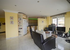 شقة عائلية واسعة - اربع غرف وصالة - في منطقة سكنية هادئة - جيكجلي / الانيا 