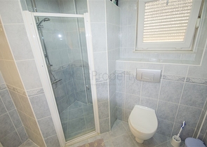 شقة عائلية واسعة - اربع غرف وصالة - في منطقة سكنية هادئة - جيكجلي / الانيا 