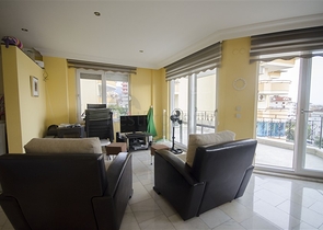 شقة عائلية واسعة - اربع غرف وصالة - في منطقة سكنية هادئة - جيكجلي / الانيا 