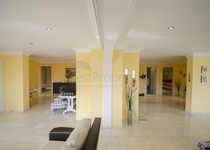 شقة عائلية واسعة - اربع غرف وصالة - في منطقة سكنية هادئة - جيكجلي / الانيا 